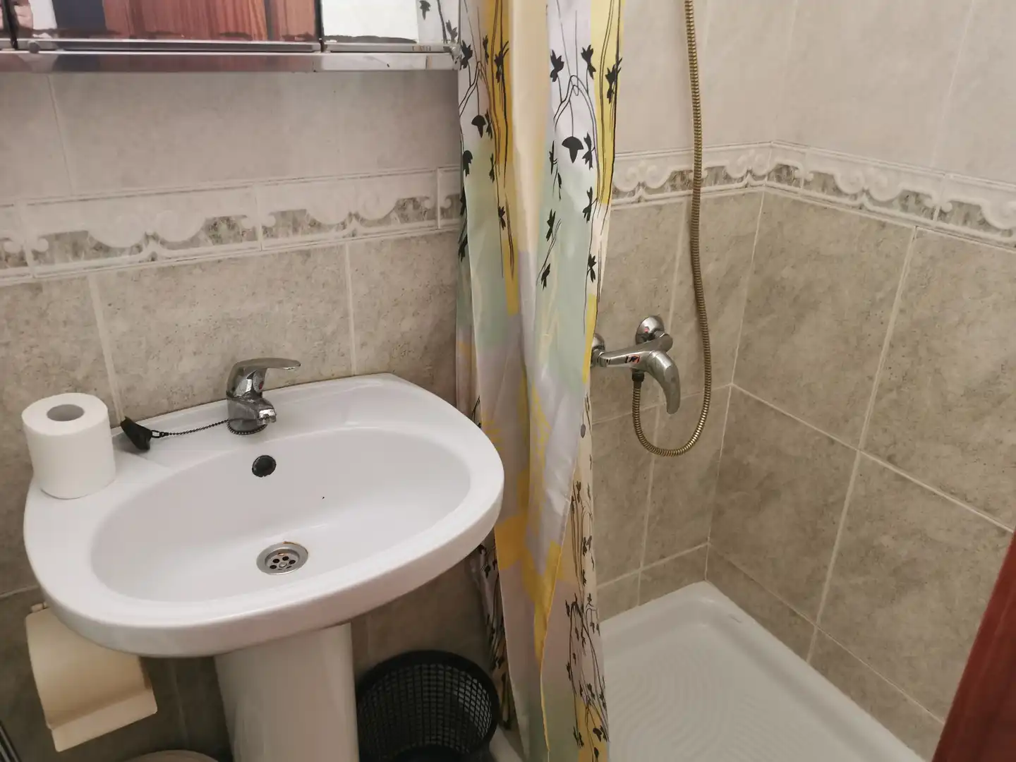 Badezimmer von Wohnung zur Miete in Santiago de Compostela  mit Heizung und Möbliert