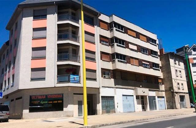 Garaje en Alquiler en Flores de Sil - La Placa