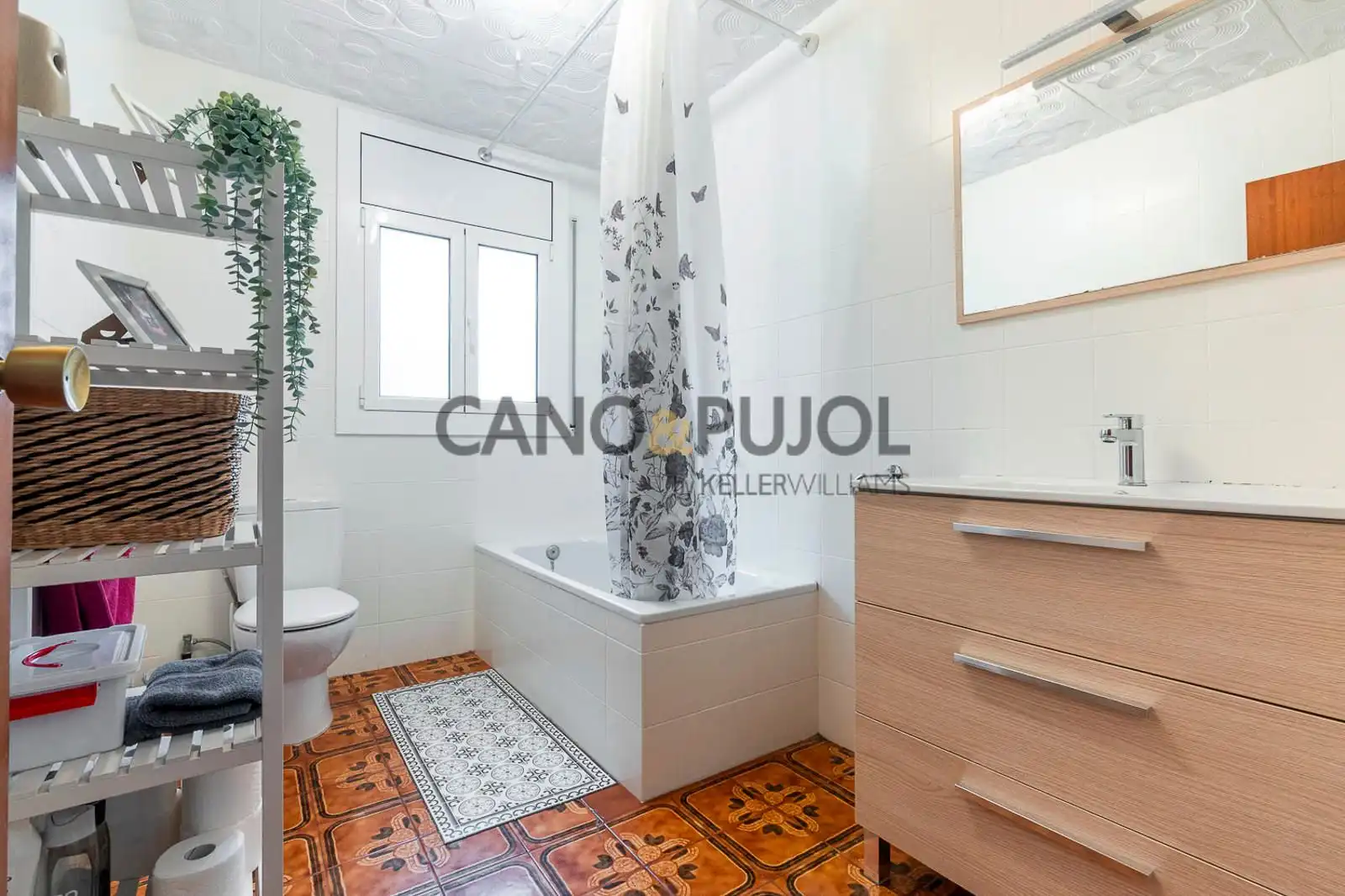 Bathroom of Buildings for sale in Rubí