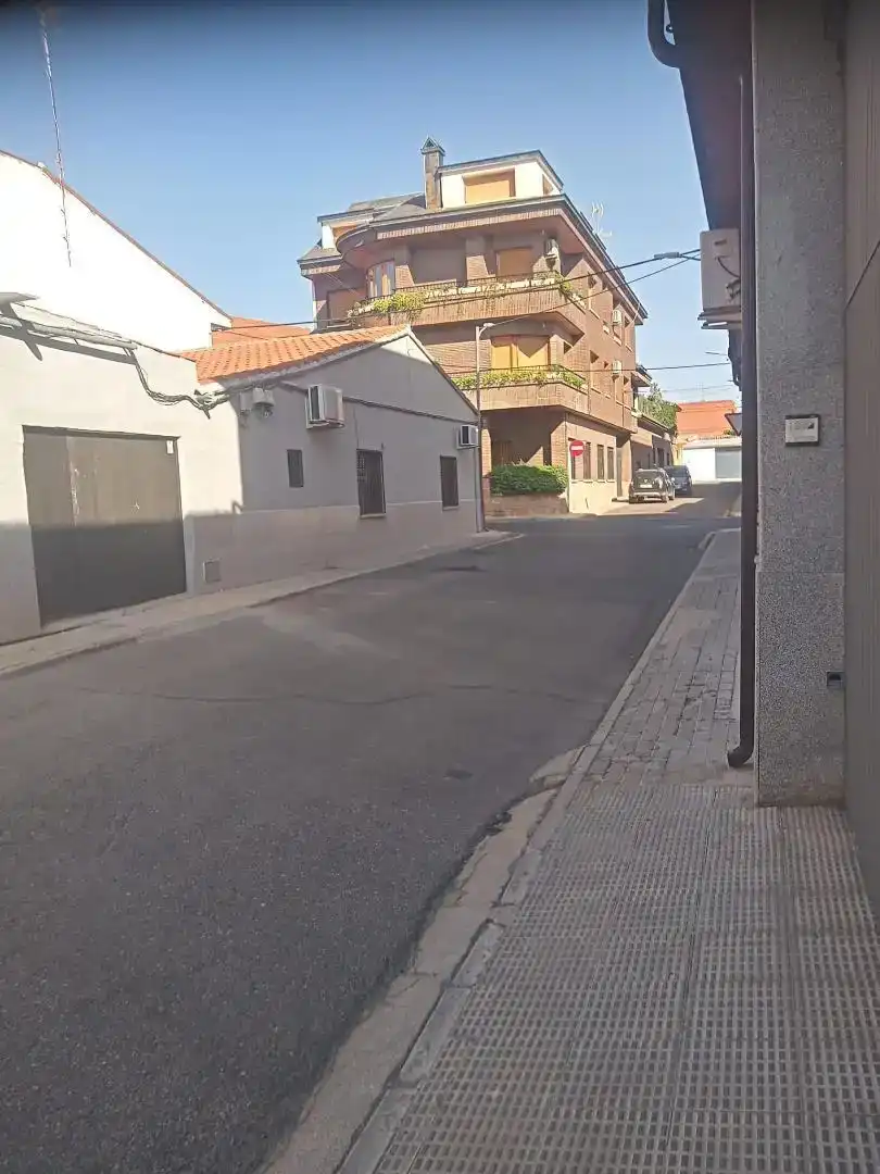 Vista exterior de Casa o xalet en venda en Fuensalida amb Piscina i Balcó
