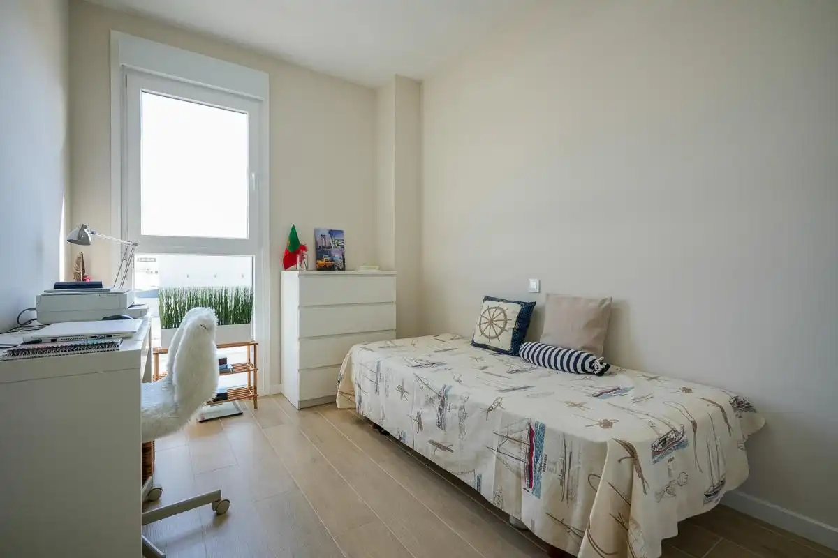 Bedroom of Flat for sale in Madrid  with Air Conditioner, Heating and Private garden