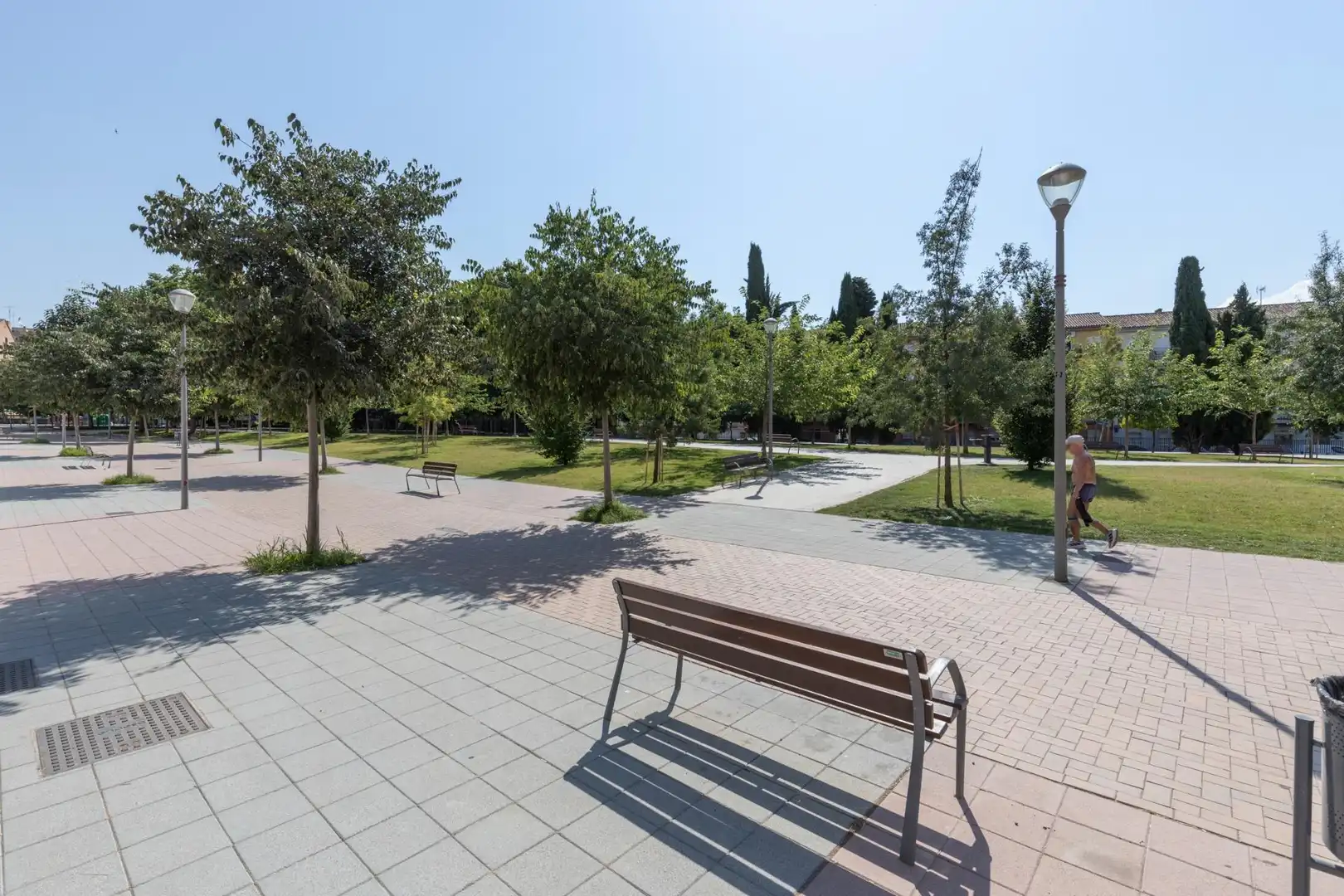 Vista exterior de Pis en venda en Granada amb Aire condicionat, Terrassa i Balcó