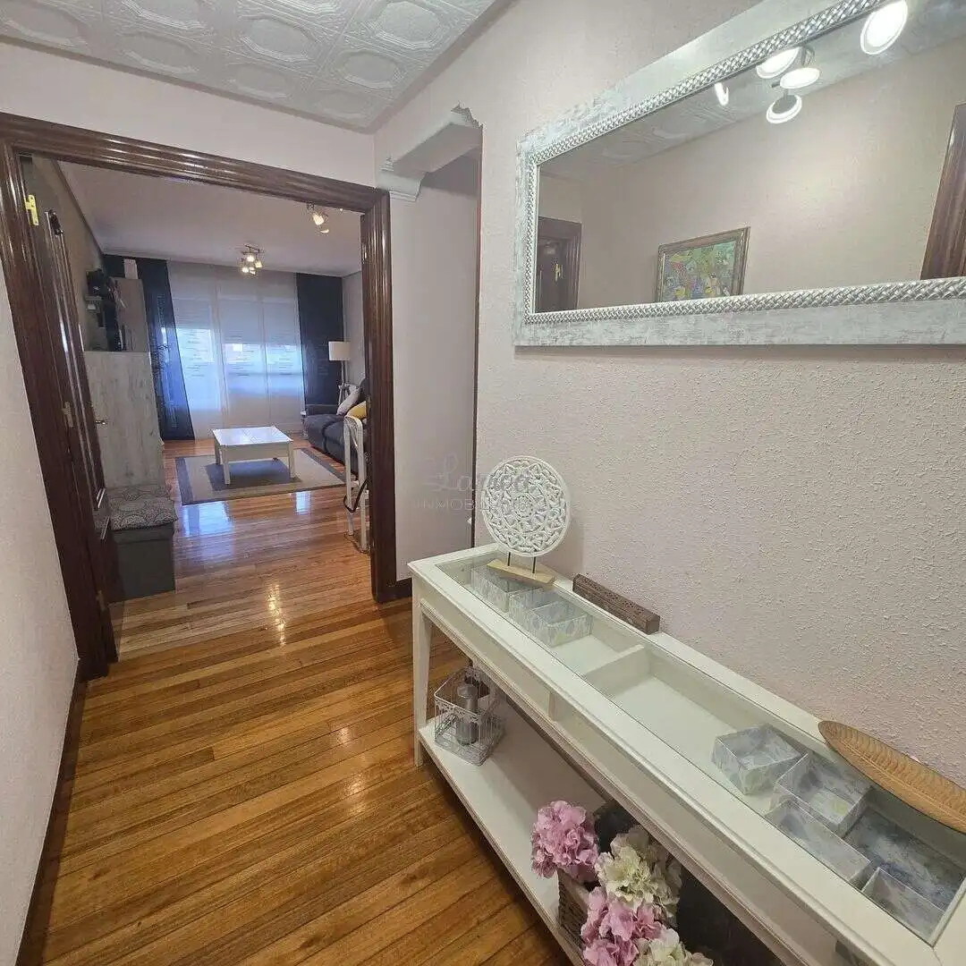 Piso en venta en Amorebieta-Etxano con Calefacción, Terraza y Trastero