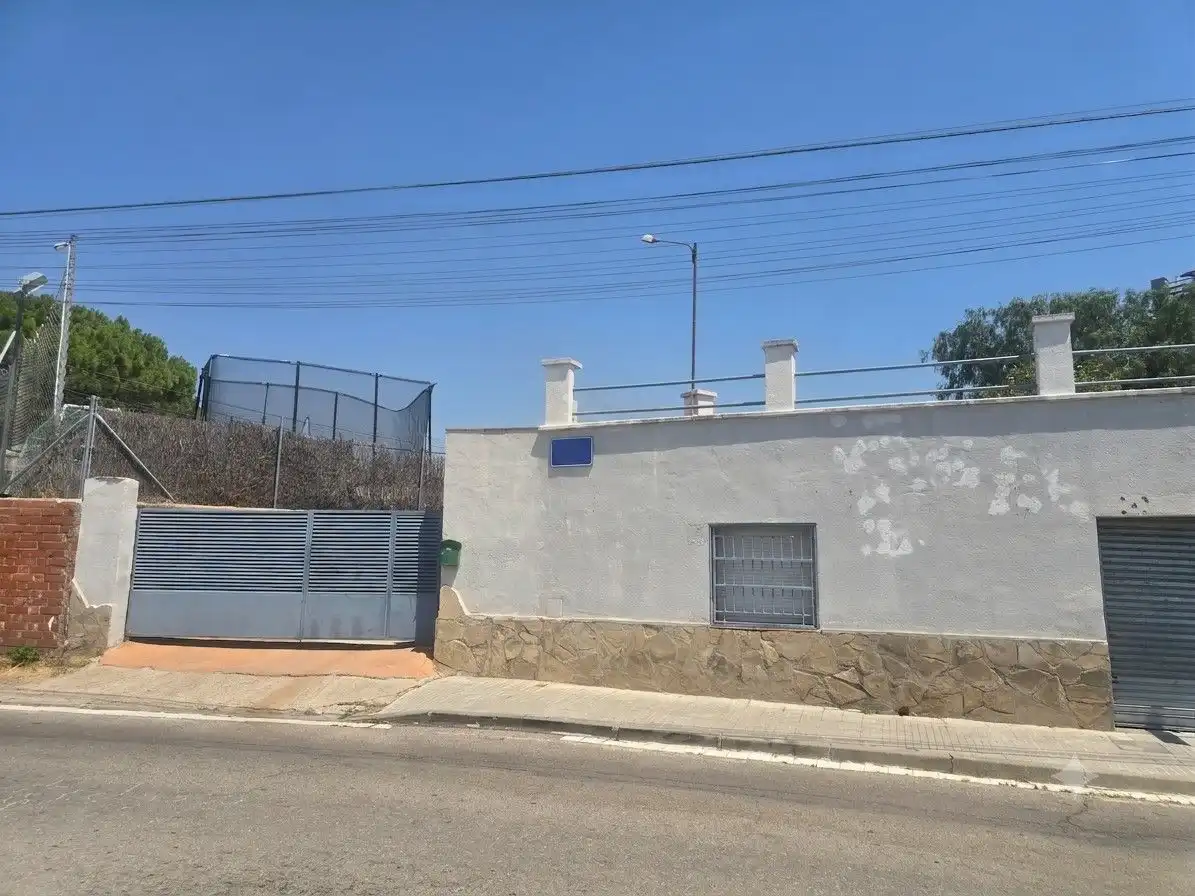 Vista exterior de Edificio en venta en Terrassa