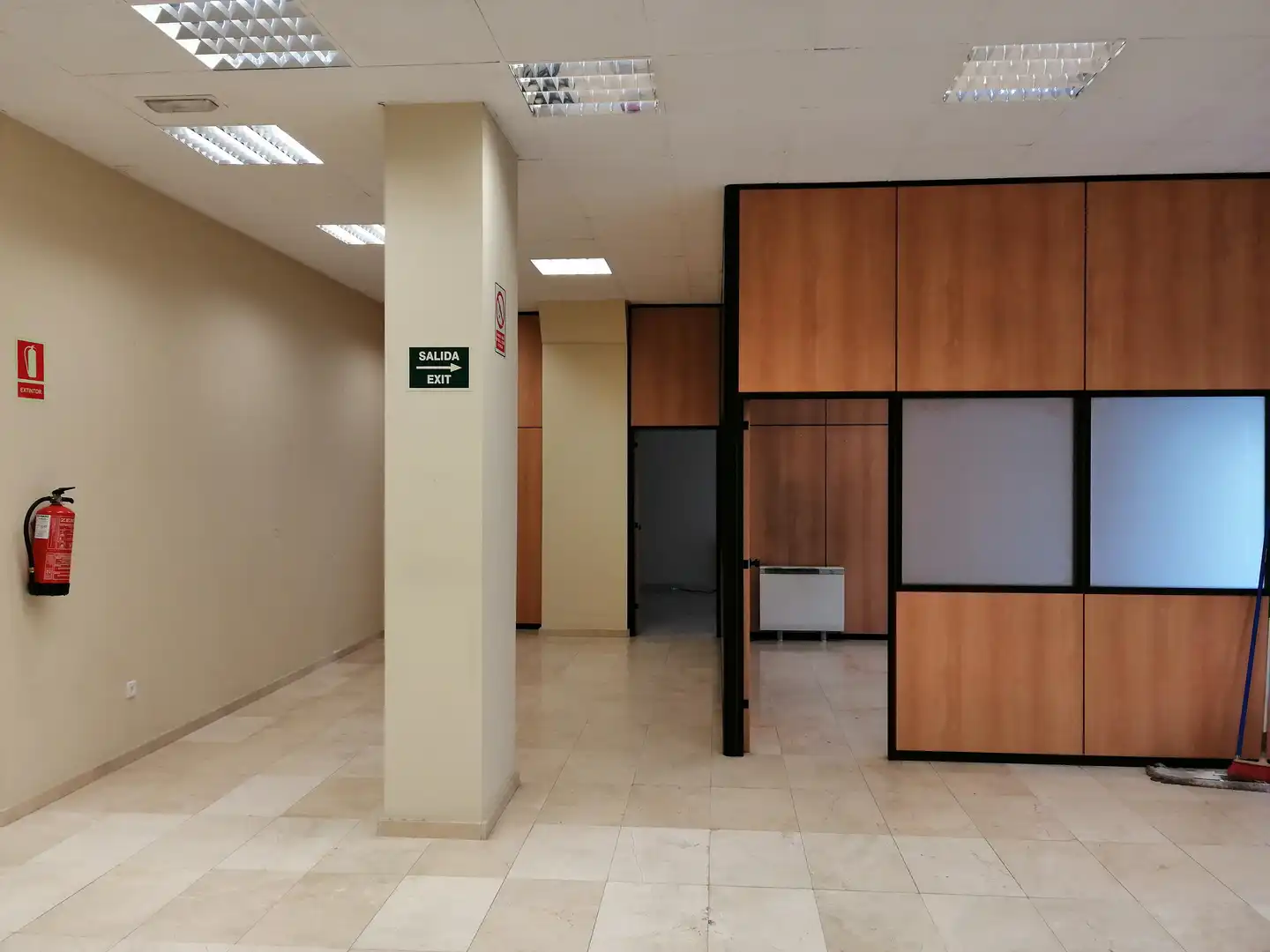 Geschaftsraum zur Miete in Calle Muñoz Degraín, 42, Auditorio - Seminario - Parque de Invierno