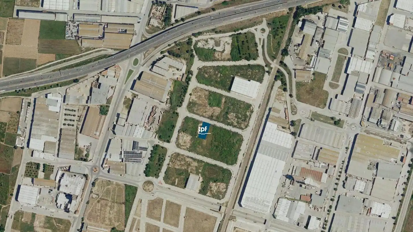 Terreny industrial de lloguer en Silla