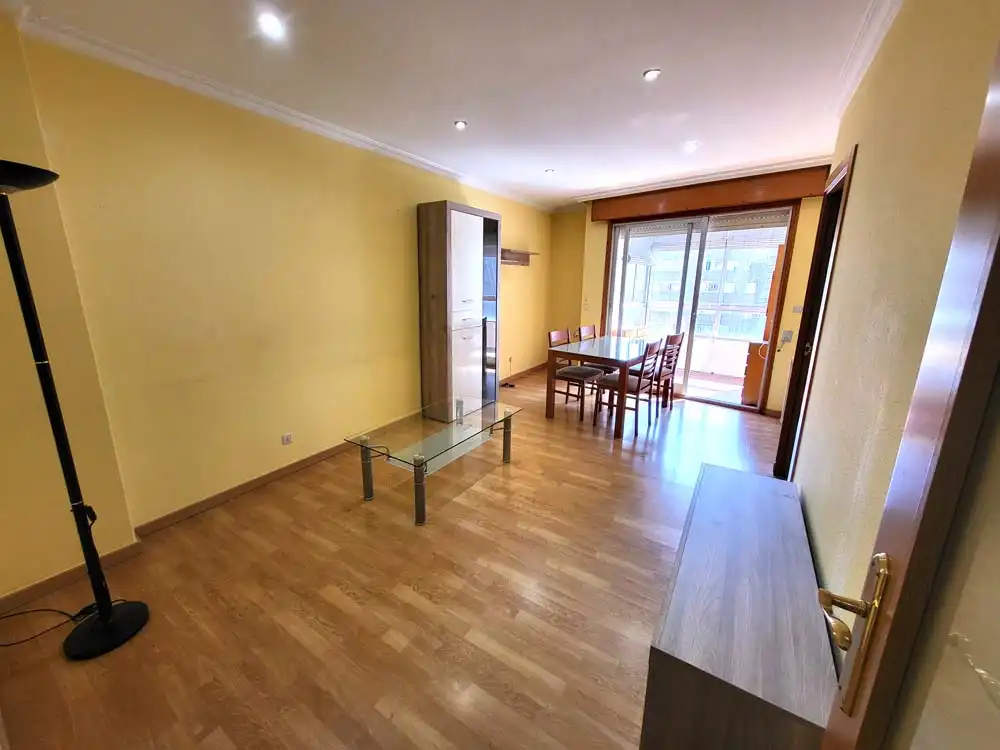 Sala de estar de Piso de alquiler en Vigo  con Calefacción, Trastero y Amueblado
