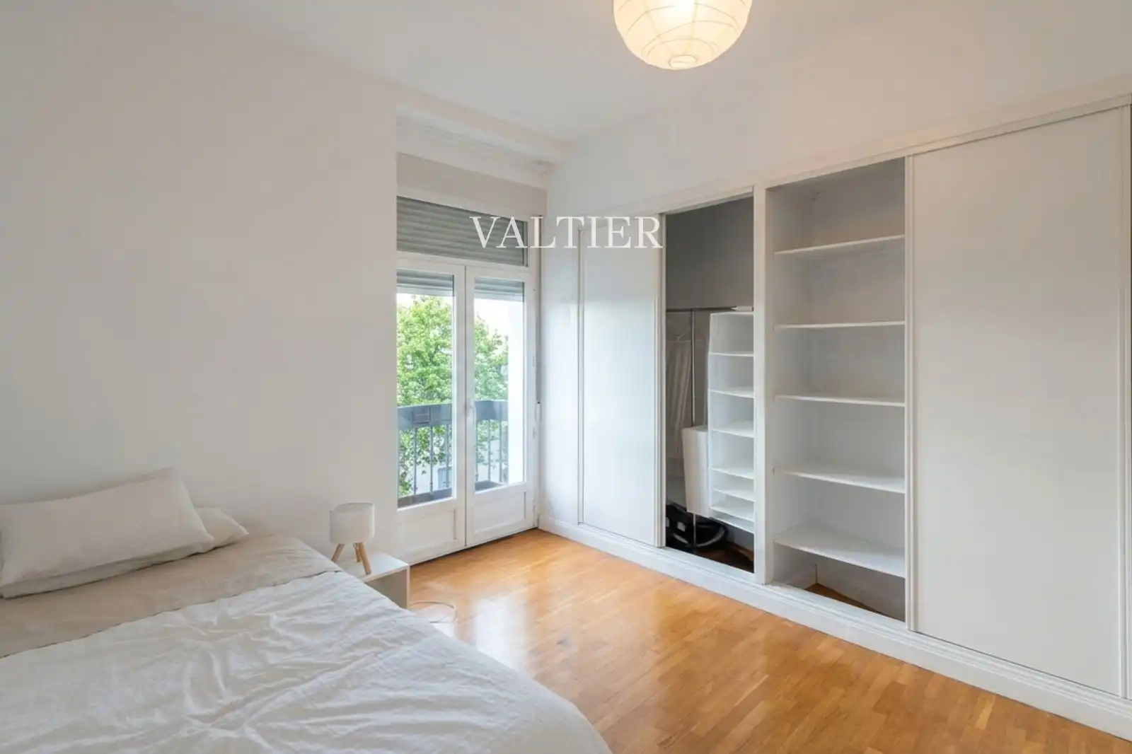 Bedroom of Flat for rent in Madrid  with Air Conditioner, Terrace and Furnished