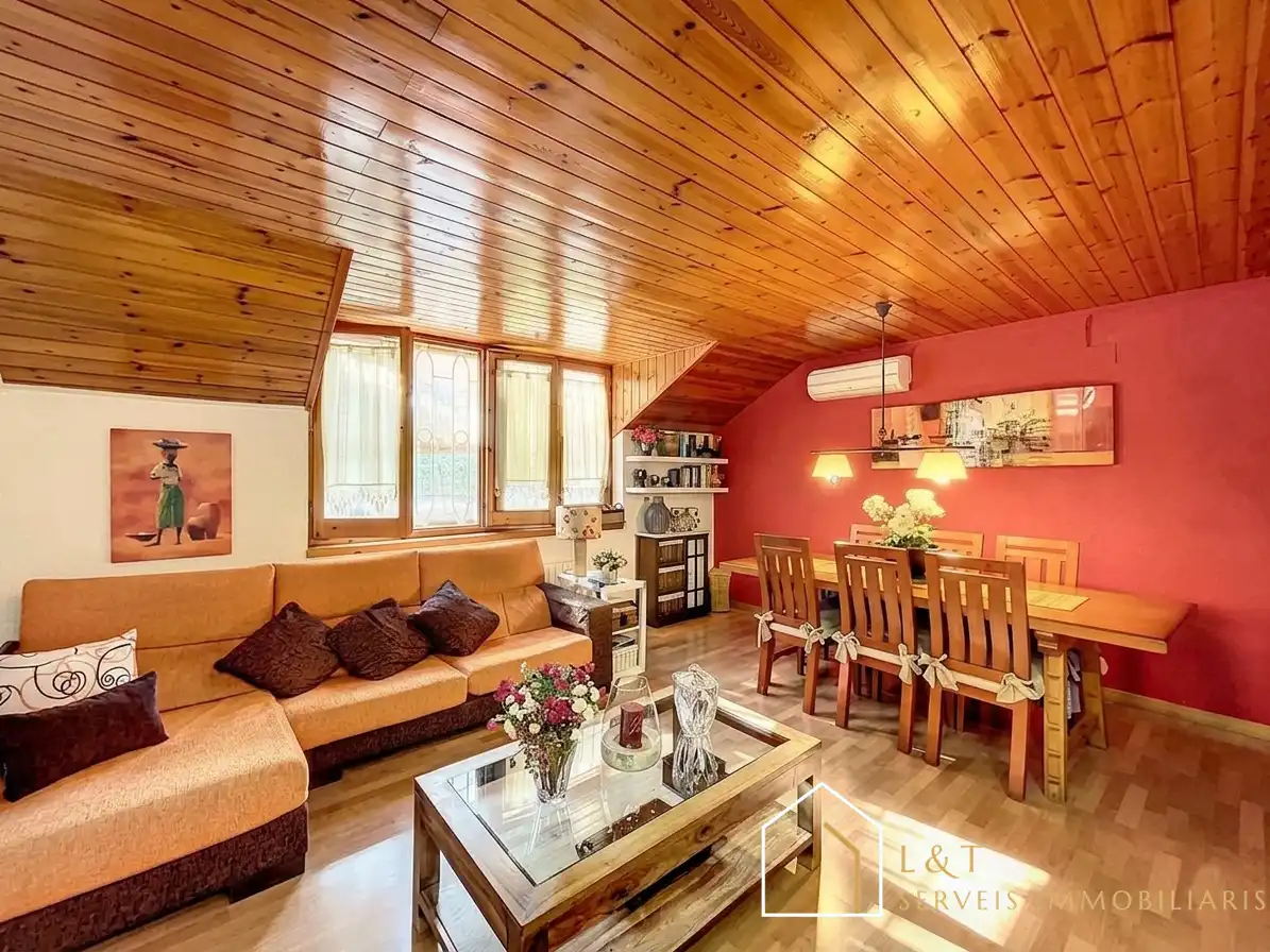 Sala de estar de Casa o chalet en venta en Vallgorguina con Calefacción, Jardín privado y Parquet