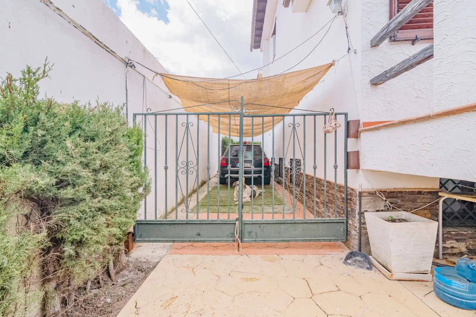 Vista exterior de Casa o xalet de lloguer en Las Gabias amb Aire condicionat, Calefacció i Jardí privat