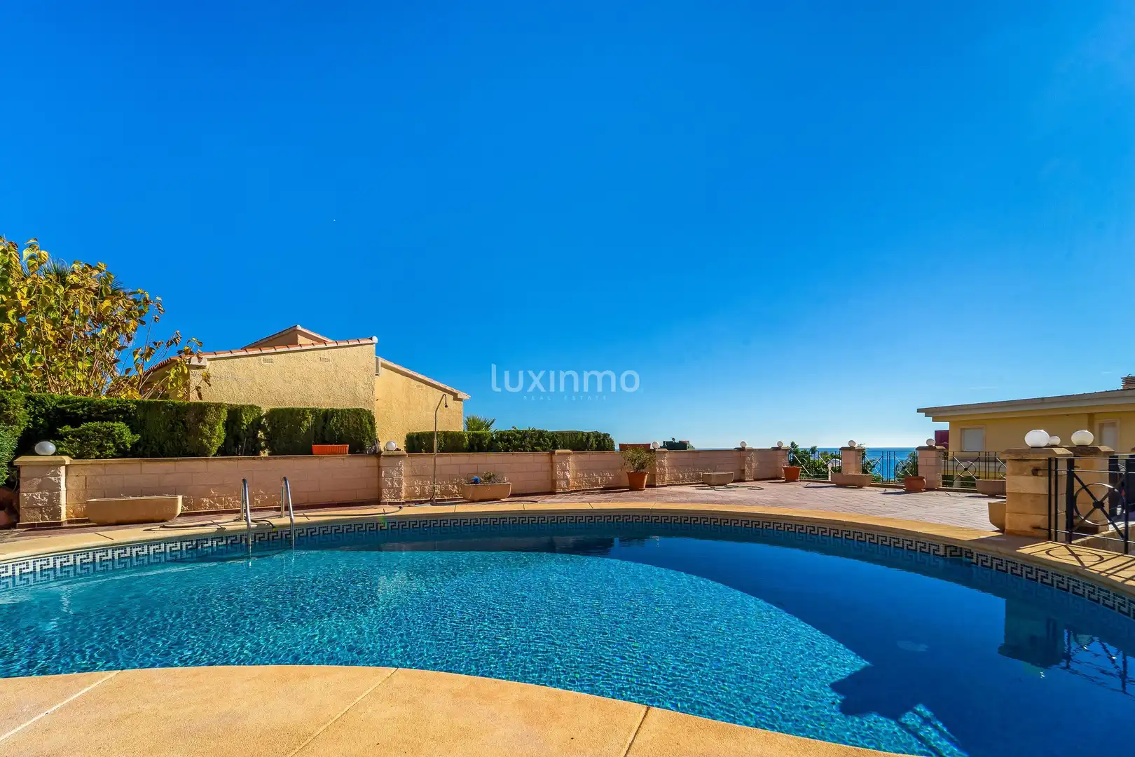 Swimming pool of Houses for sale in Calpe / Calp  with Air Conditioner, Heating and Terrace