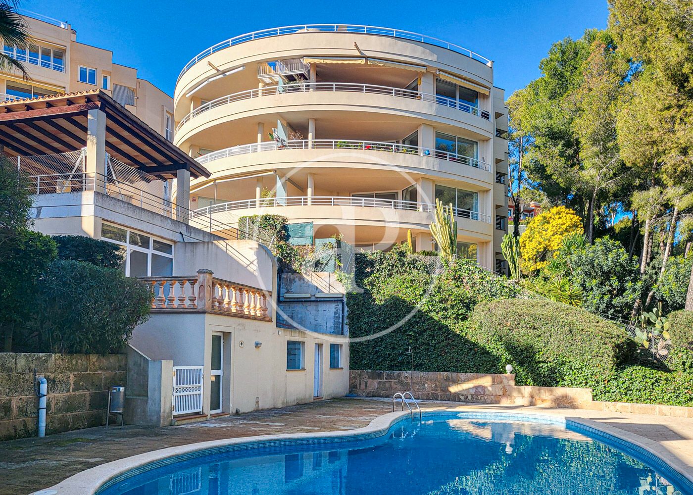 Vista exterior de Pis de lloguer en Calvià amb Aire condicionat, Calefacció i Jardí privat