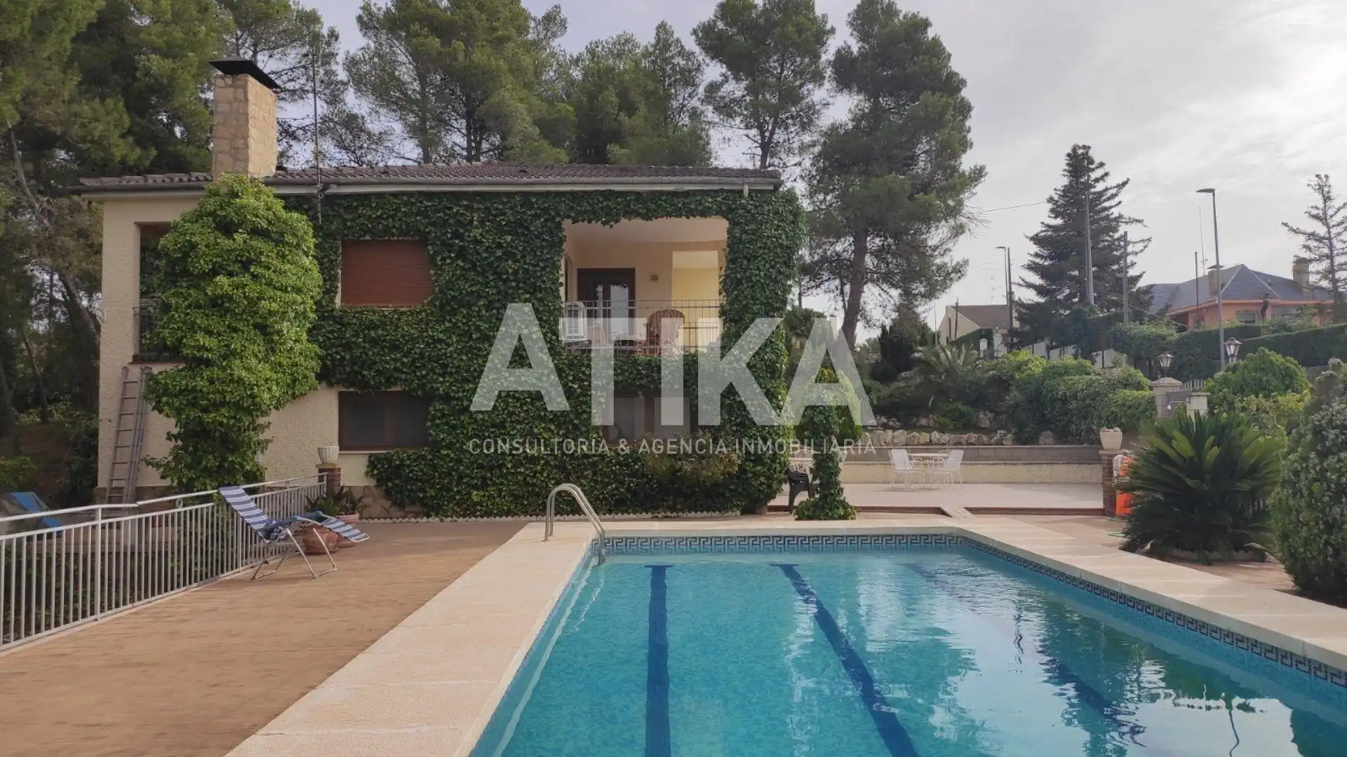 Piscina de Casa o xalet en venda en Banyeres de Mariola amb Aire condicionat, Calefacció i Terrassa