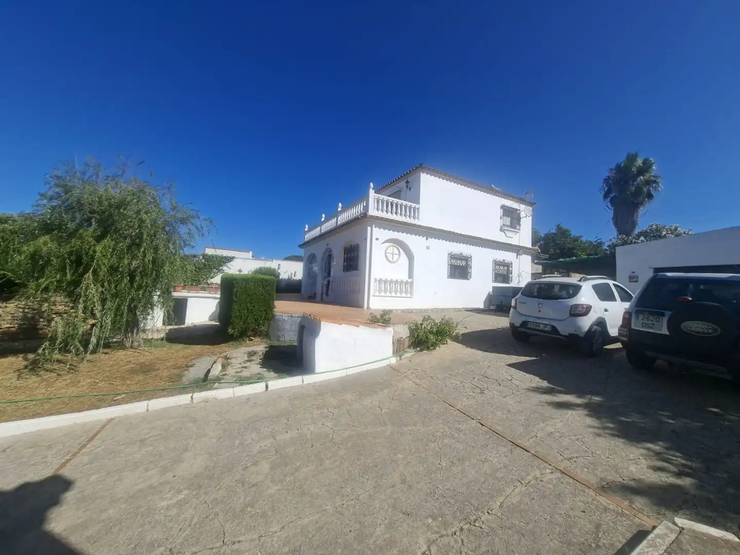Vista exterior de Casa o xalet en venda en San Roque amb Aire condicionat, Calefacció i Jardí privat