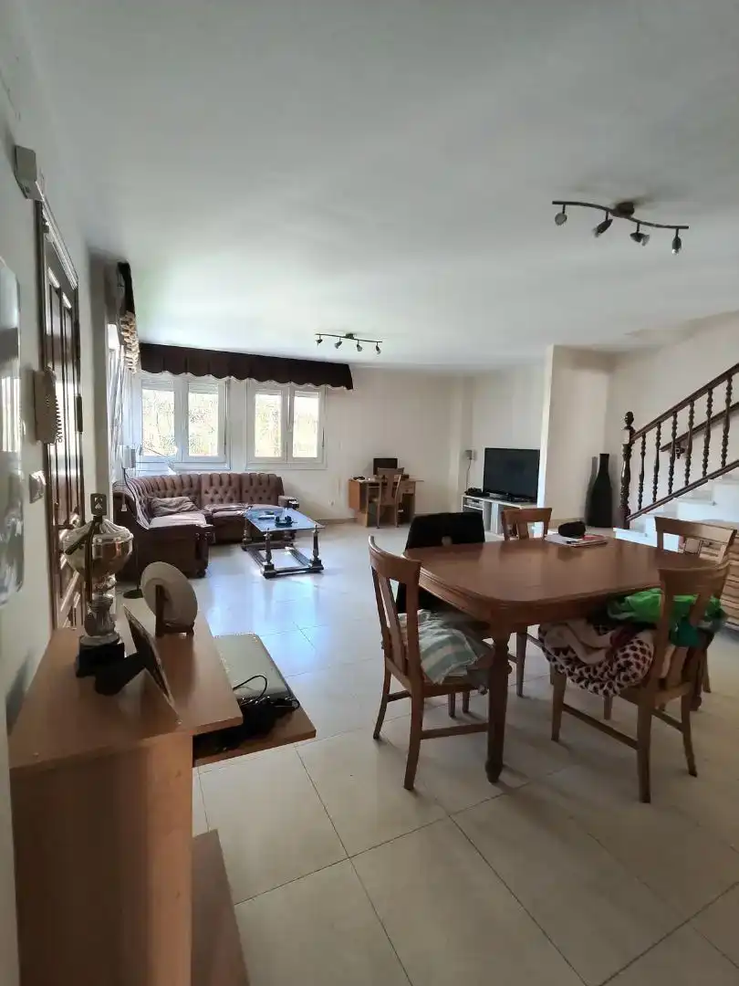Sala de estar de Casa o chalet en venta en Castro-Urdiales con Balcón