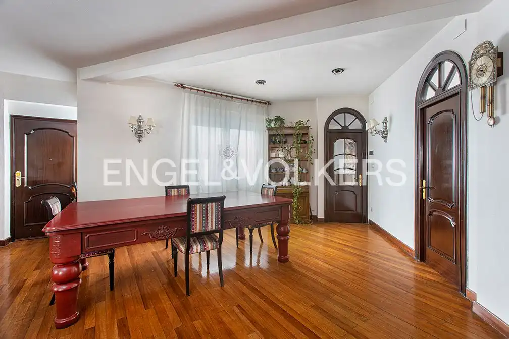 Comedor de Piso en venta en Gijón  con Calefacción