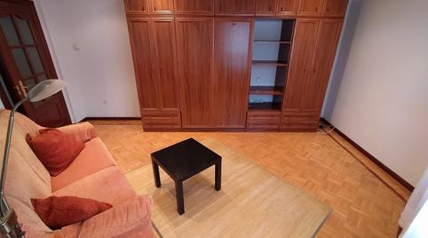 Photo 3 of Flat to rent in Versalles, Avilés