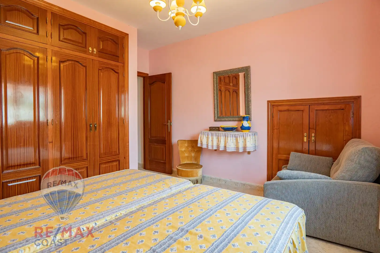 Habitación de Casa o chalet en venta en Torrox con Aire acondicionado, Calefacción y Jardín privado