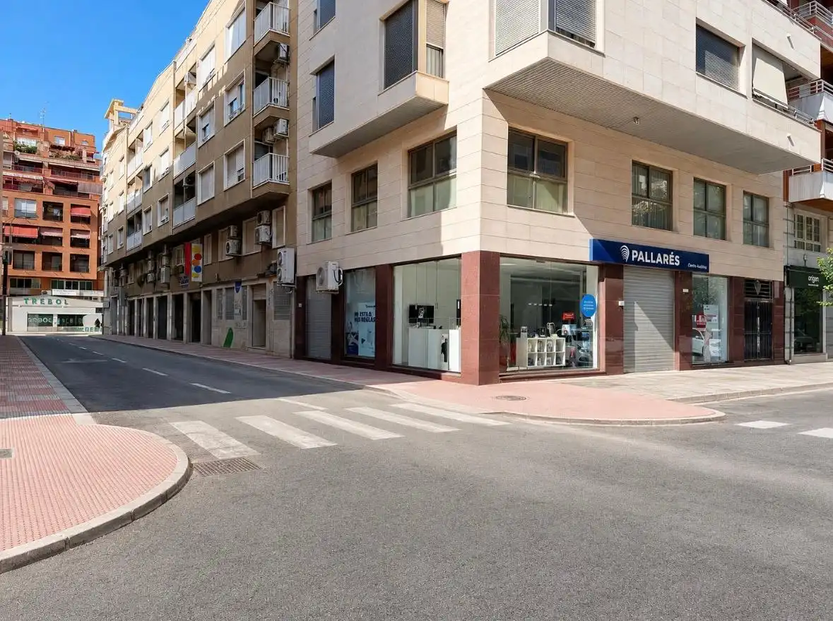 Gewerbefläche zur Miete in Calle reyes catolicos