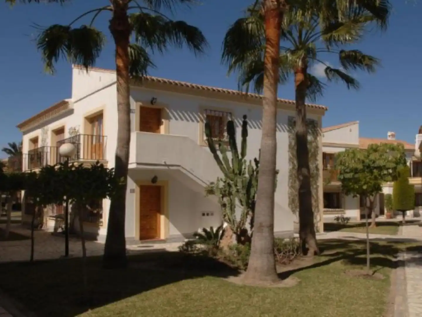 Vista exterior de Piso en venta en Vera con Jardín privado y Piscina comunitaria