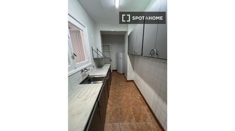 Photo 2 of Room in Serra, Valencia