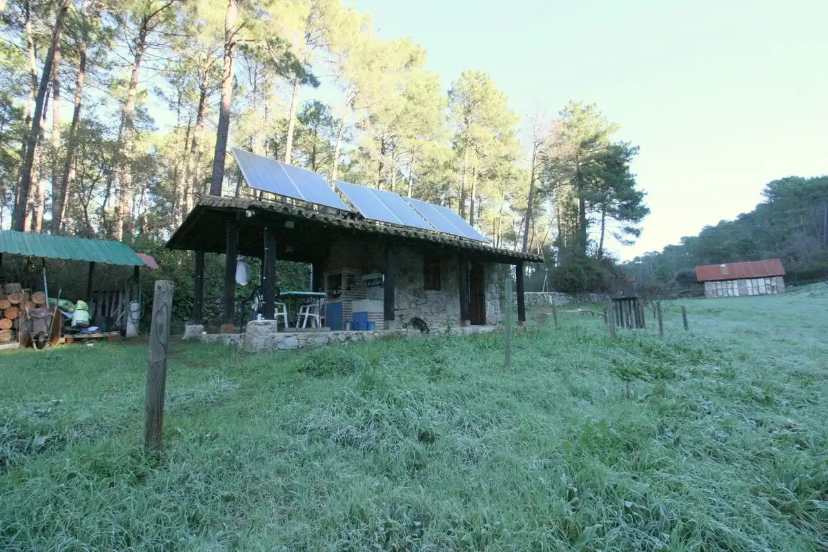 Vista exterior de Finca rústica en venda en Santa Cruz del Valle amb Internet