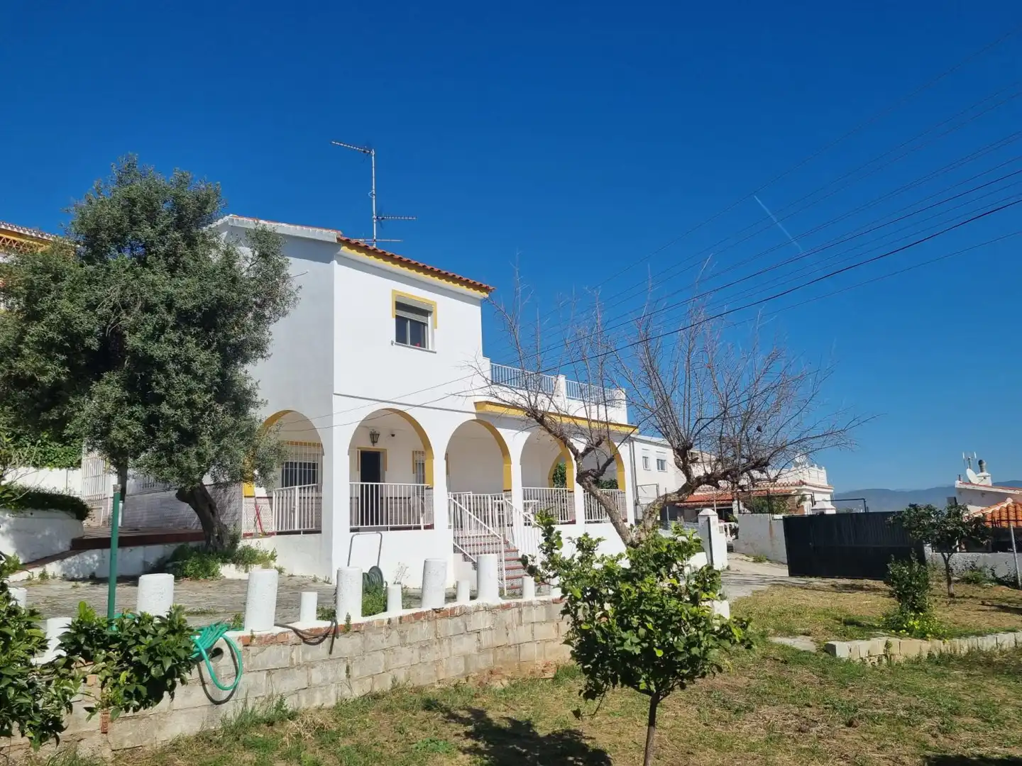 Vista exterior de Casa o xalet en venda en Málaga amb Terrassa