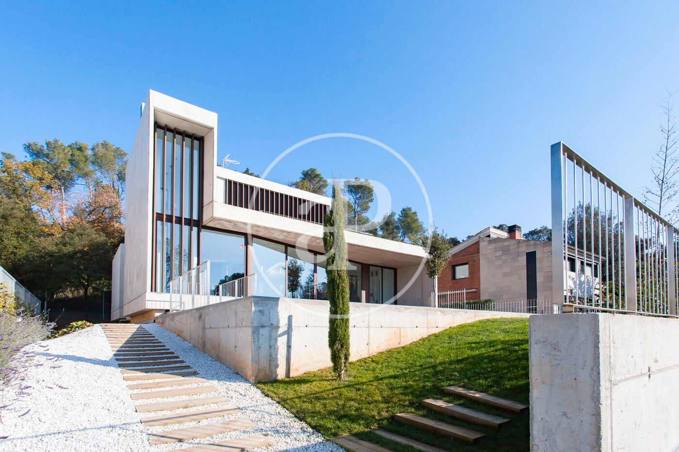 Vista exterior de Casa o xalet en venda en Sant Cugat del Vallès amb Aire condicionat, Calefacció i Jardí privat
