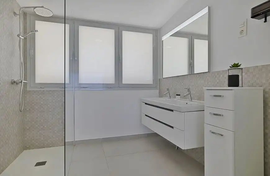 Baño de Ático en venta en Benalmádena con Aire acondicionado, Terraza y Trastero