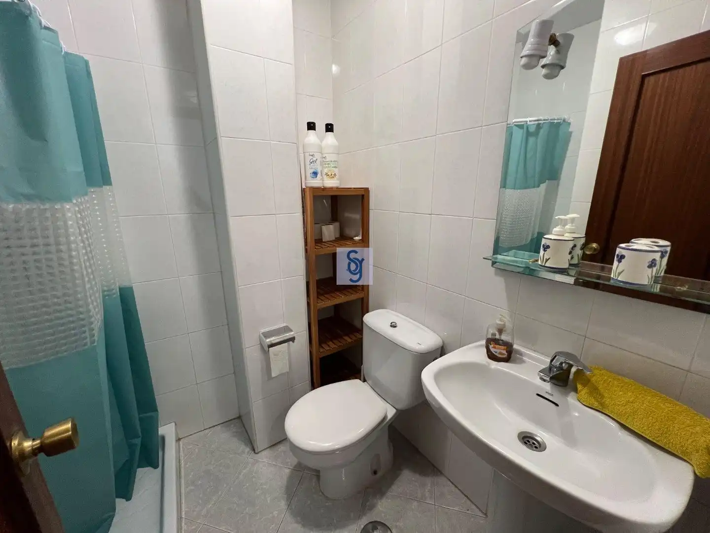 Baño de Piso en venta en Málaga con Aire acondicionado, Amueblado y Lavadora