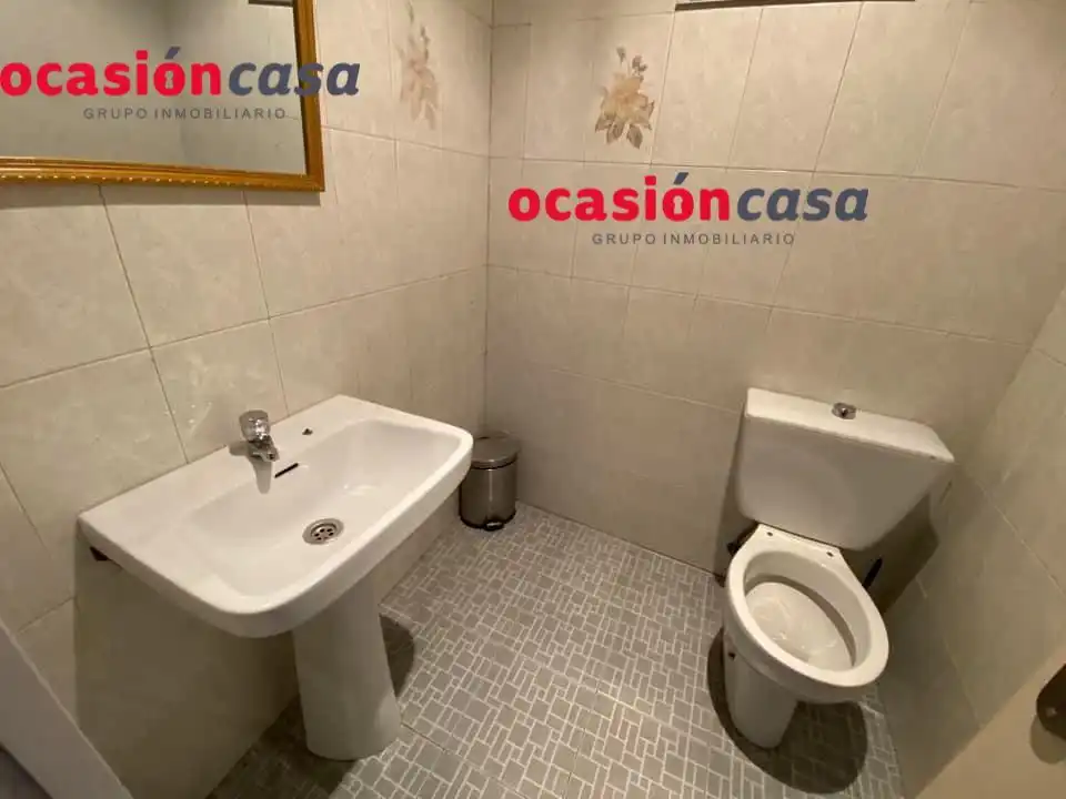 Baño de Local en venta en Villanueva del Rey con Aire acondicionado y Amueblado