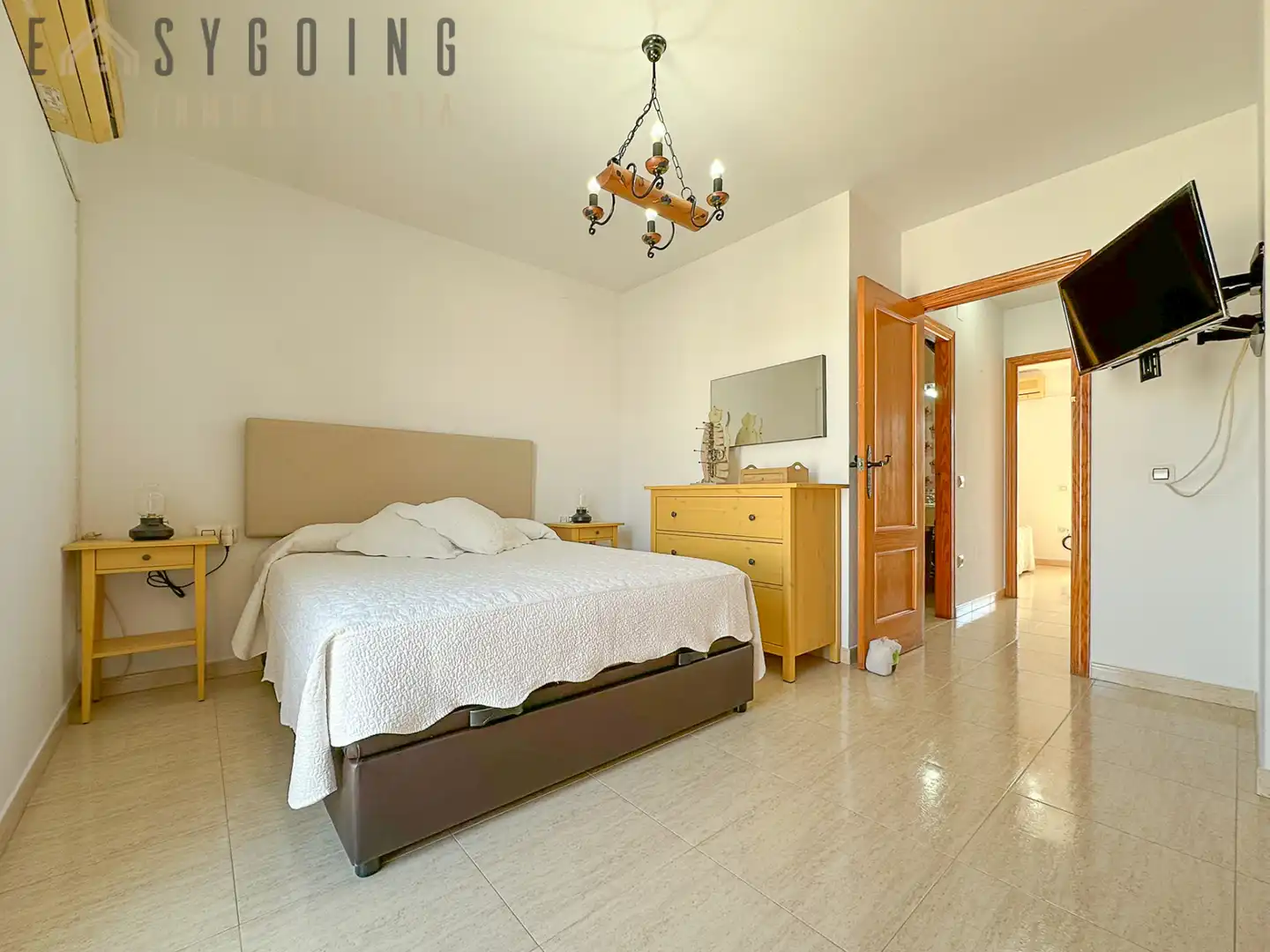 Schlafzimmer von Einfamilien-Reihenhaus zum Verkauf in Santa Pola mit Klimaanlage, Terrasse und Gemeinschaftspool