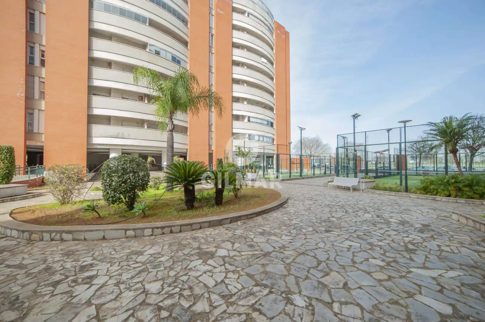 Vista exterior de Piso en venta en Sevilla con Calefacción, Jardín privado y Trastero