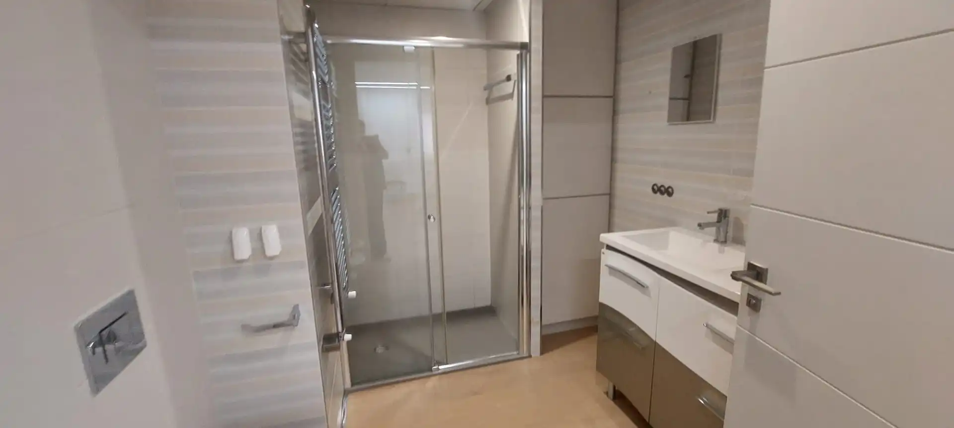 Bany de Apartament de lloguer en Murcia amb Aire condicionat, Calefacció i Moblat