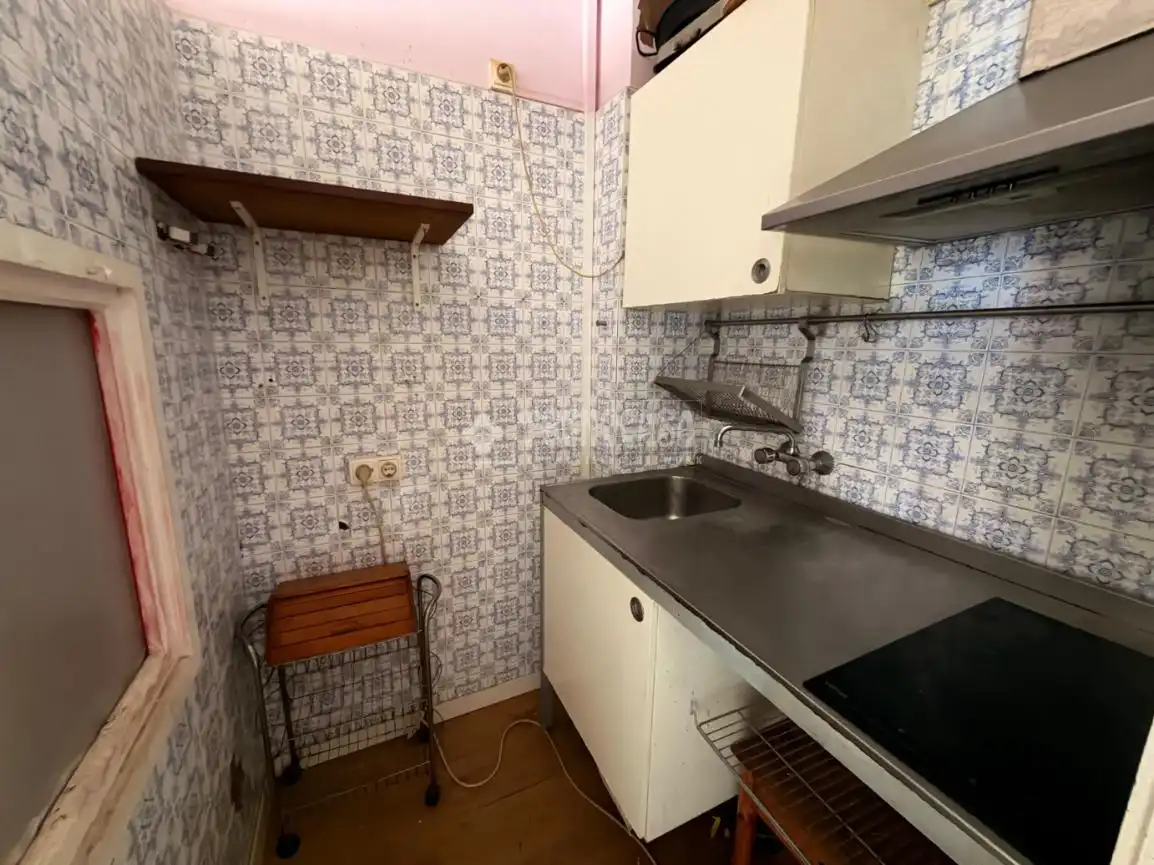 Kitchen of Study for sale in Barcelona  with Balcony and Community pool