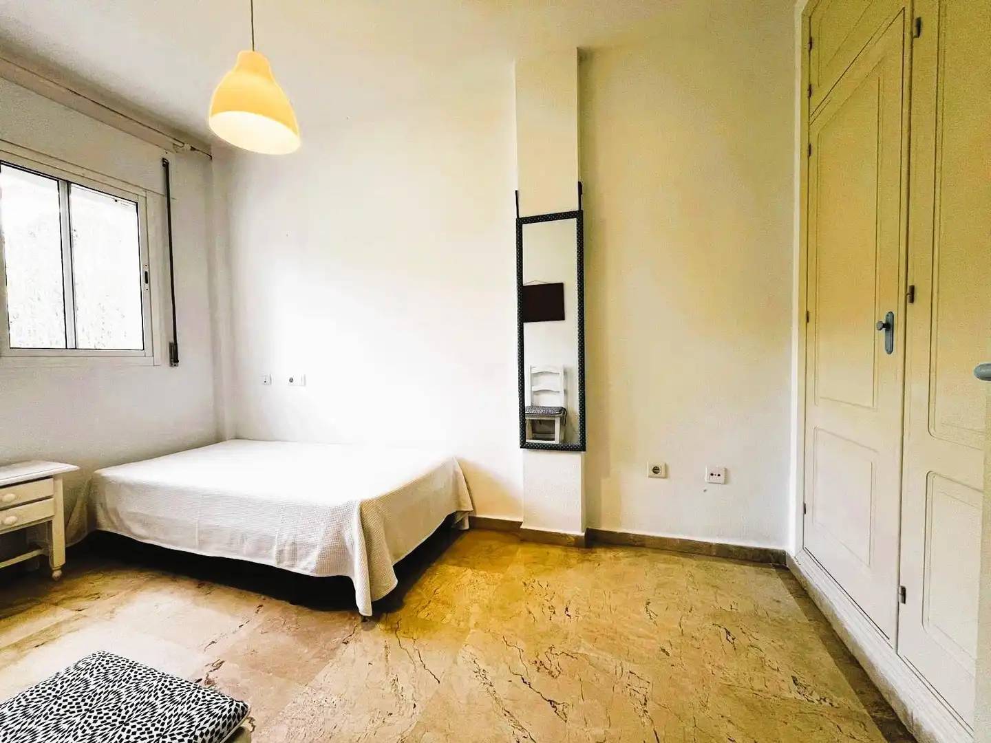 Habitación de Apartamento en venta en San Roque con Amueblado, Alarma y Piscina comunitaria