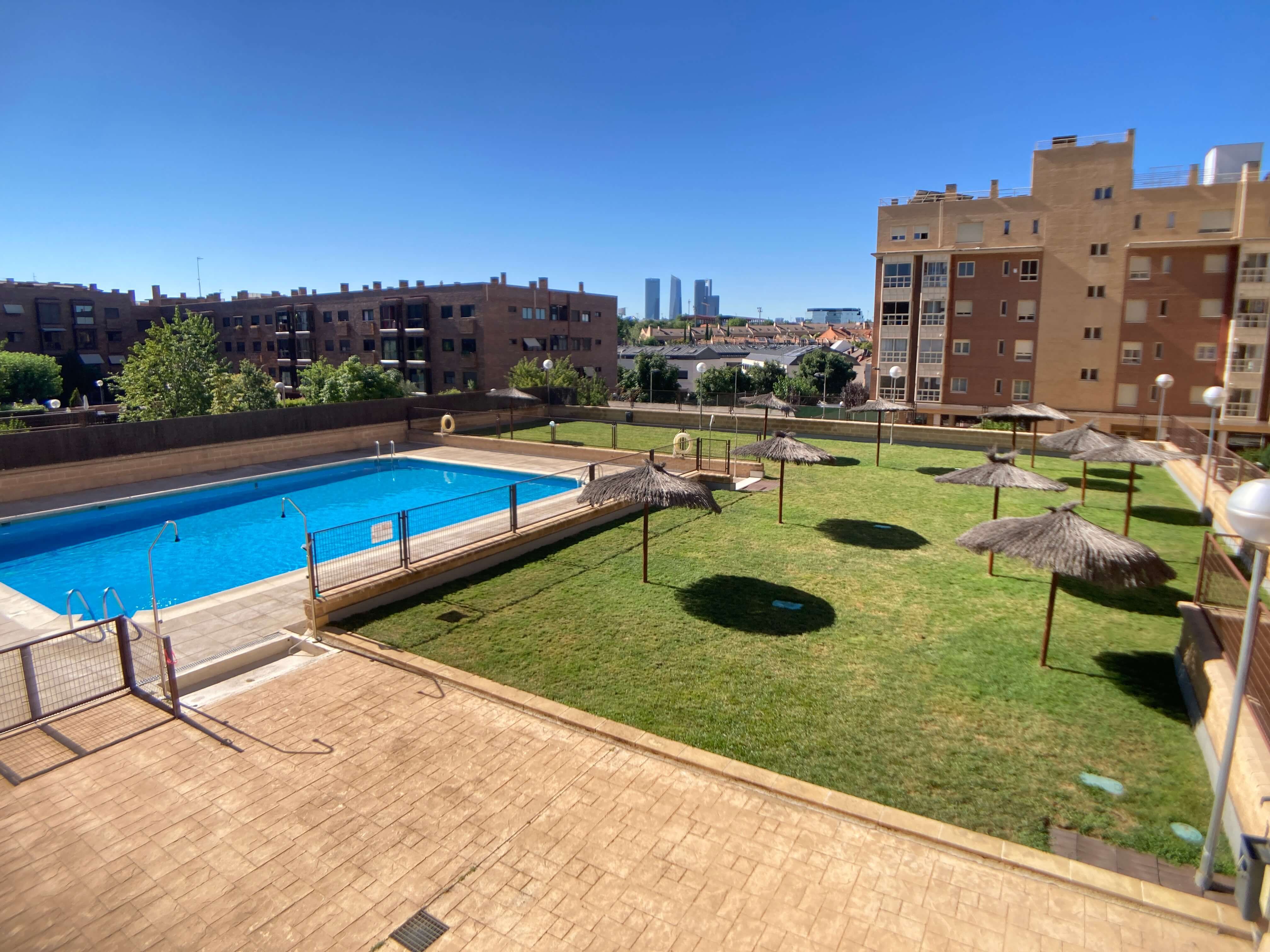 Flat for rent in Calle del Monasterio de Montesclaros, Montecarmelo
