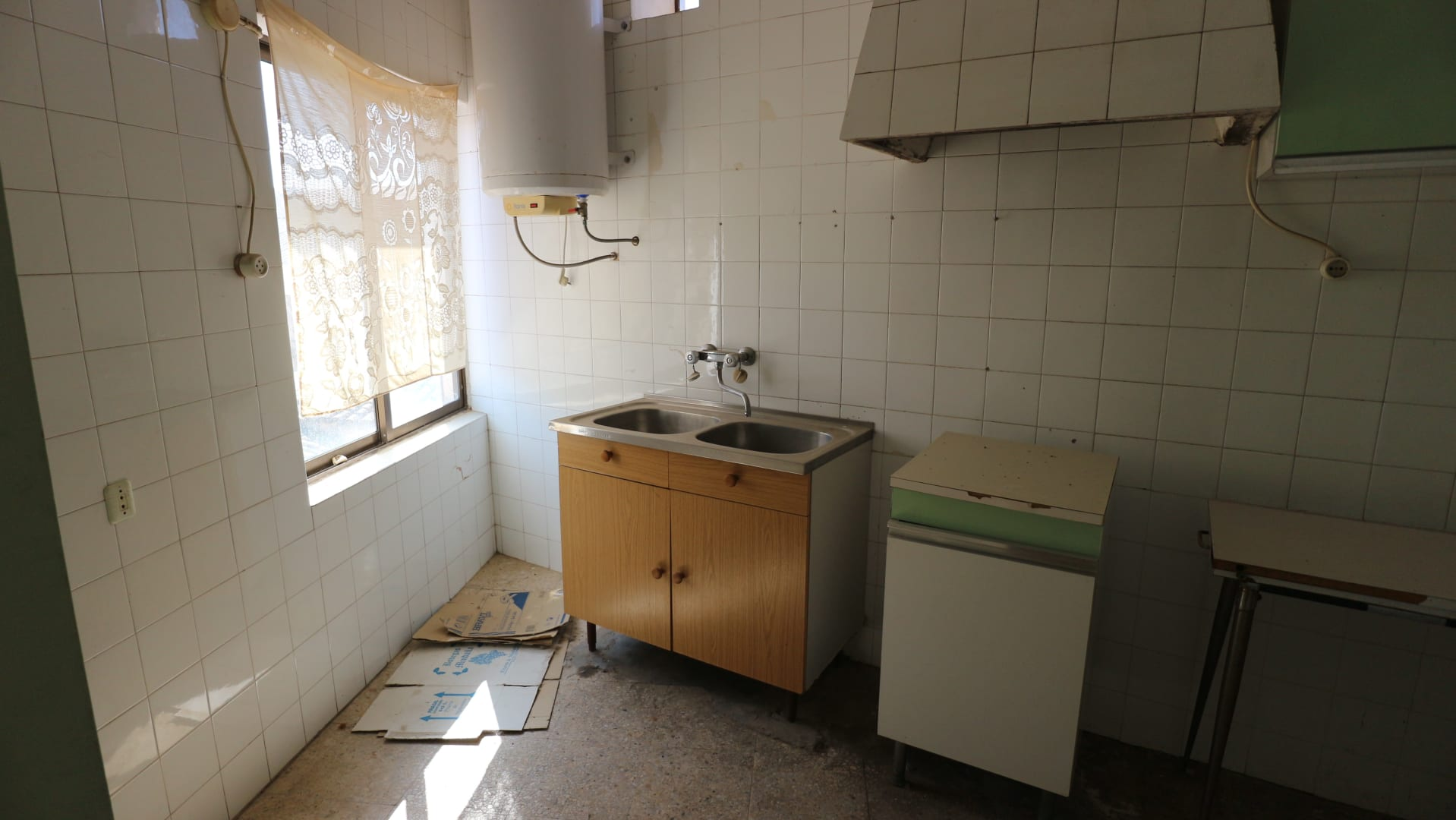 Kitchen of Premises for sale in Zorita