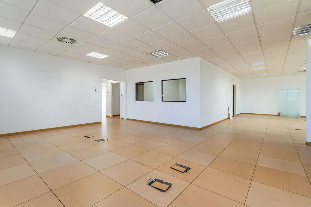 Business premises for sale in Av Vía Láctea, imagen 30