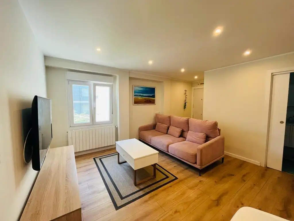 Flat with terrace to rent in Calle TRASMIERA, imagen 11