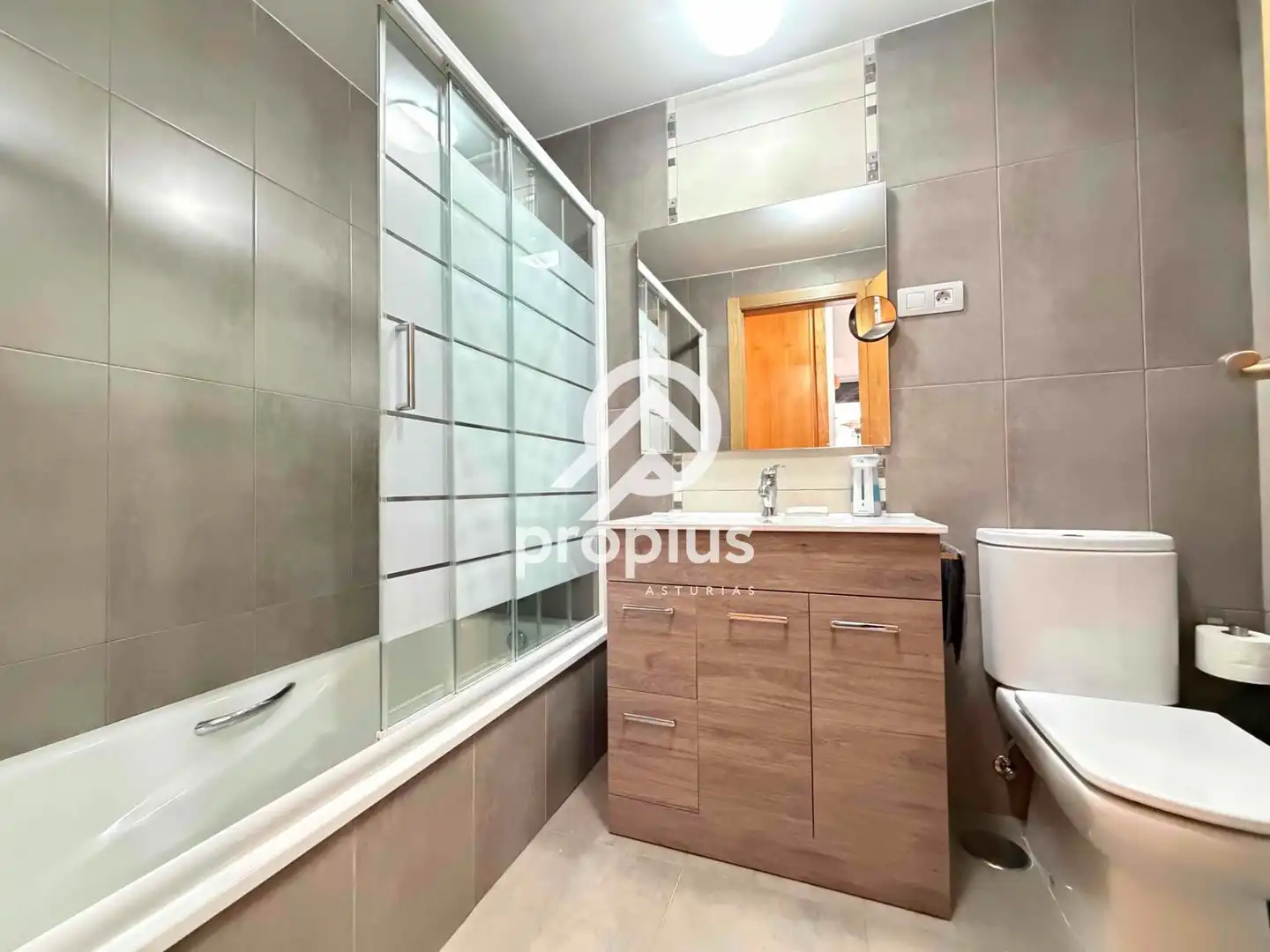 Bathroom of Flat for sale in Llanes  with Heating, Terrace and Storage room