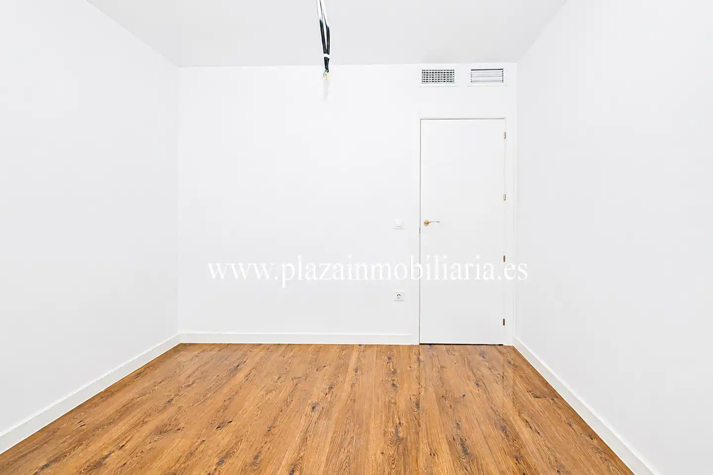 Bedroom of Flat for sale in Lucena  with Parquet flooring, Swimming Pool and Balcony