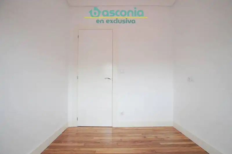 Dormitori de Pis en venda en Centro - Ariz - Uribarri