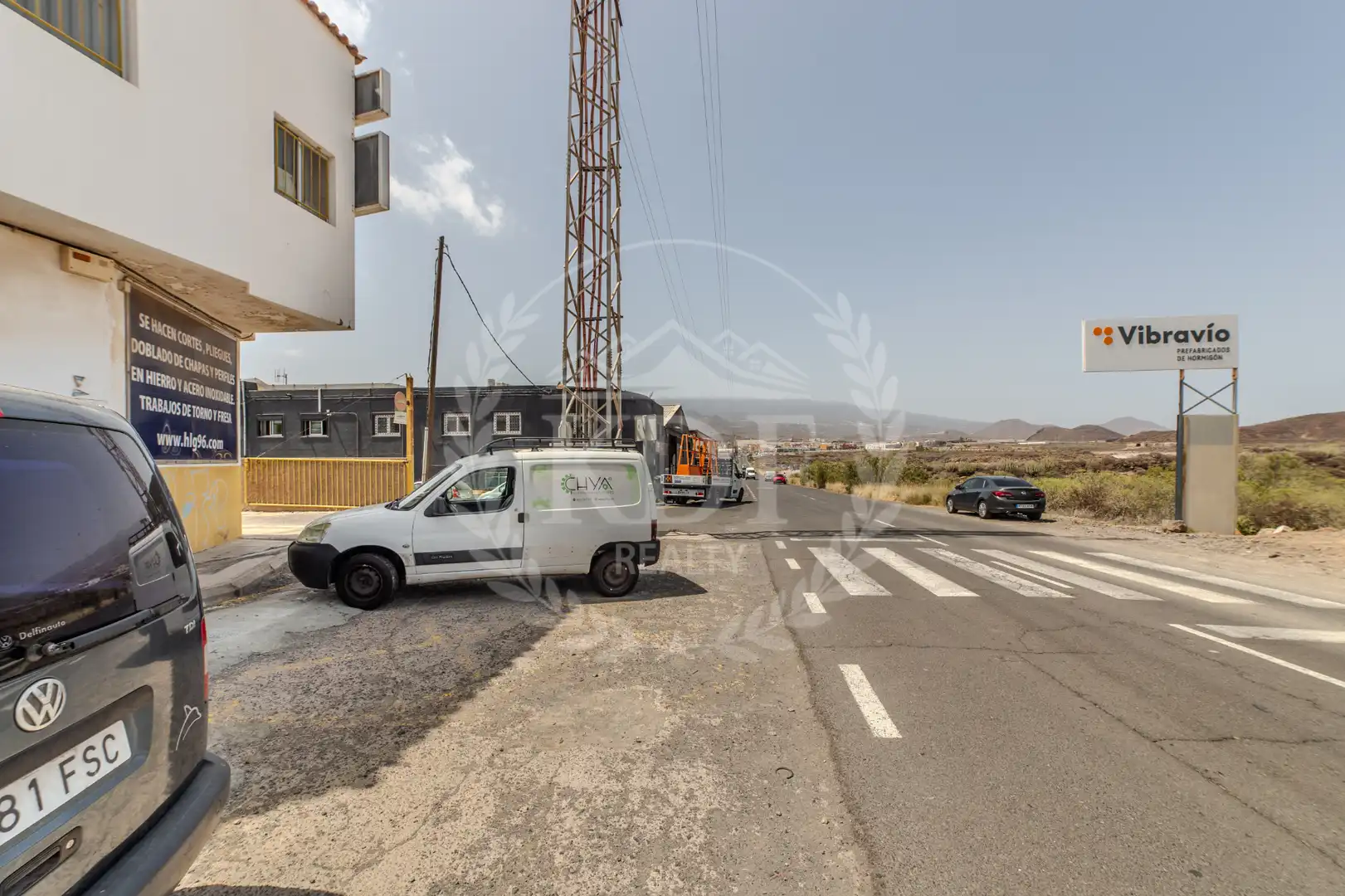 Vista exterior de Nau industrial en venda en San Miguel de Abona amb Alarma