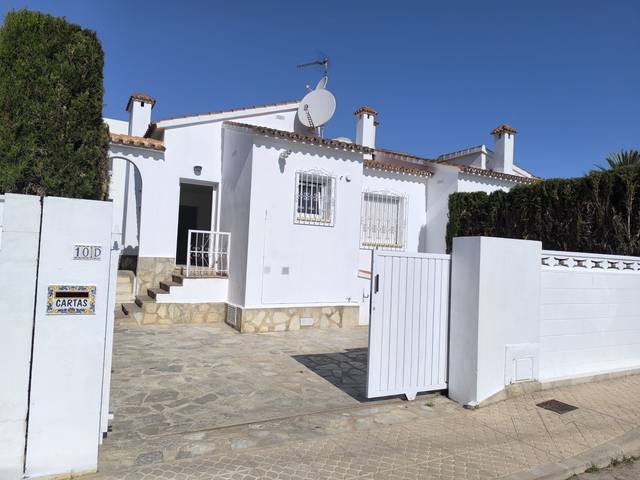 Casa adosada en Venta en Les Bovetes - La Felicidad
