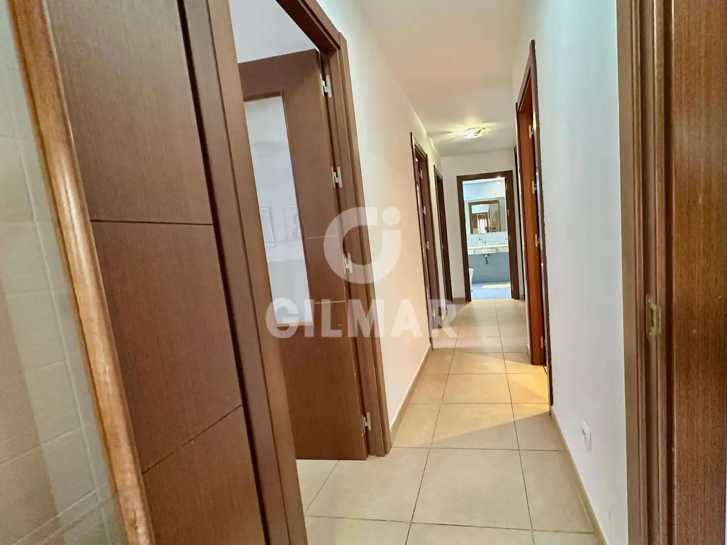 Wohnung zum Verkauf in Arona mit Privatgarten, Terrasse und Abstellraum