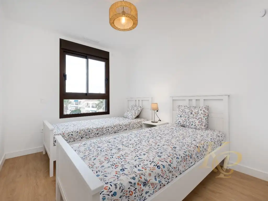 Dormitori de Apartament en venda en Orihuela amb Aire condicionat i Jardí privat
