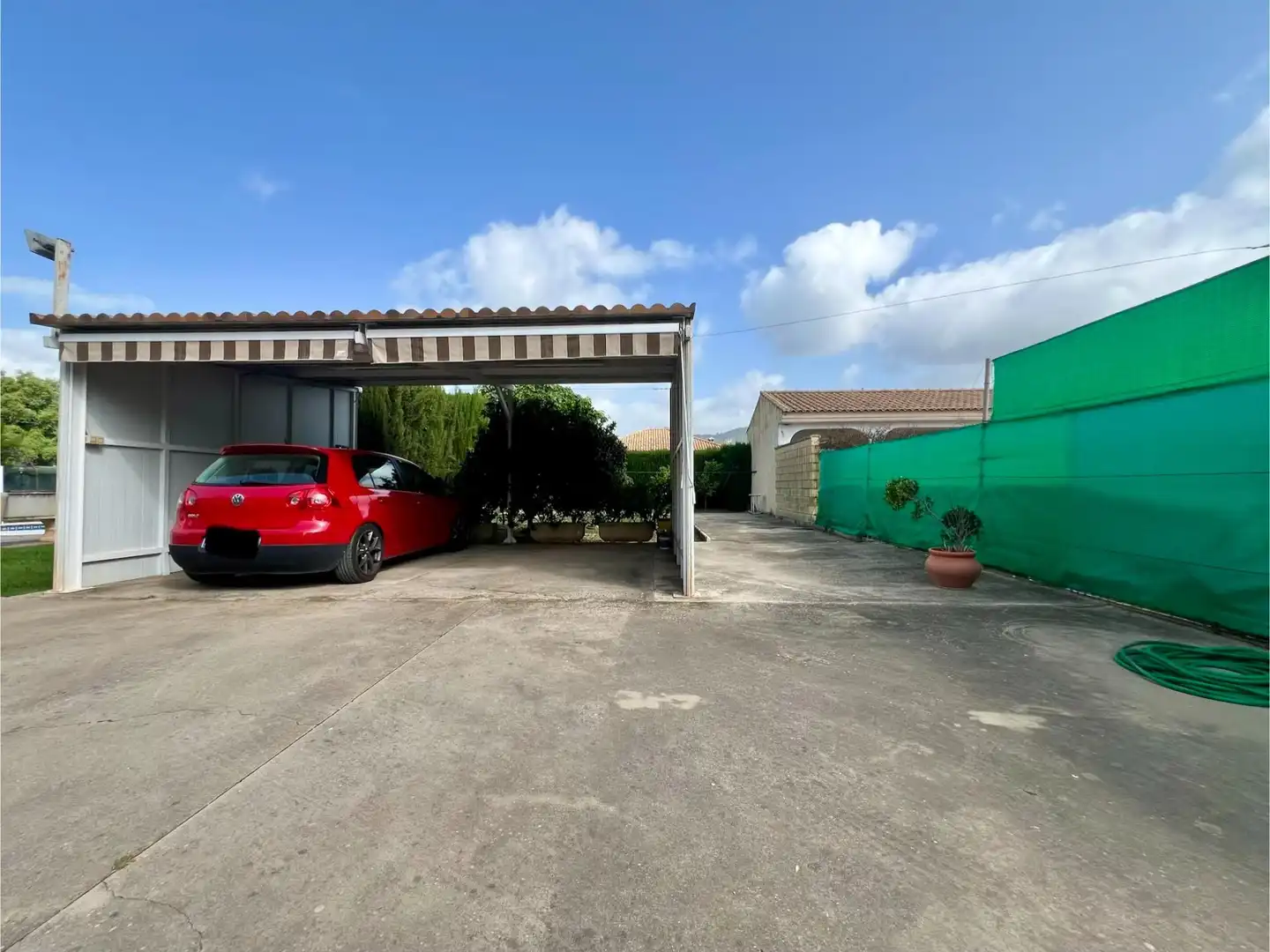 Parking of Houses for sale in Córdoba  with Air Conditioner and Swimming Pool