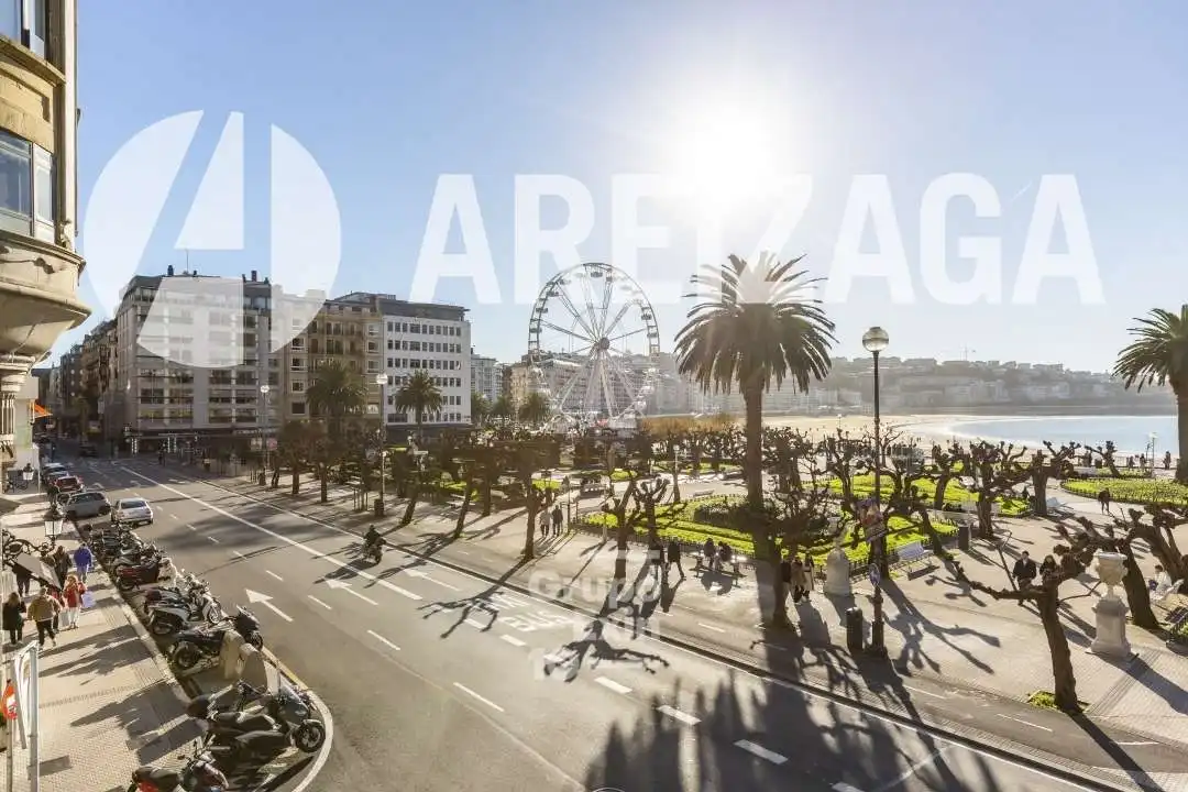 Außenansicht von Büro zum Verkauf in Donostia - San Sebastián  mit Klimaanlage, Heizung und Abstellraum