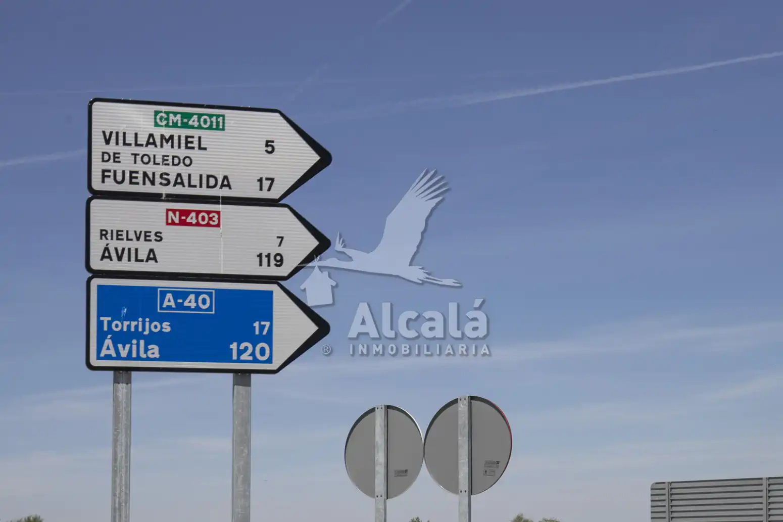 Vista exterior de Oficina en venta en Villamiel de Toledo con Calefacción
